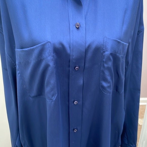 Vince silk blouse in dark blue - Picture 2 of 7